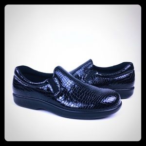 SAS Tripad Comfort Womens Black Slip-on Shoes 7.5n